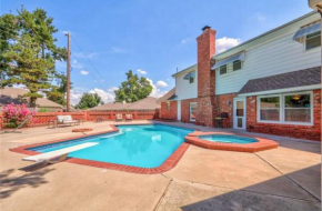 7 Bedroom Luxurious retreat with Heated Pool, Hot tub & King Beds